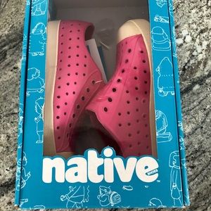 Native Jefferson girls size 1 Hollywood pink NIB